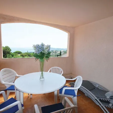 One-bedroom In Ste Maxime * La Garonnette-Plage